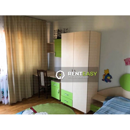 De inchiriat! Apartament 3 camere in zona Podu de Fier.
